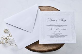 Dombornyomott elegáns esküvői meghívó borítékkal