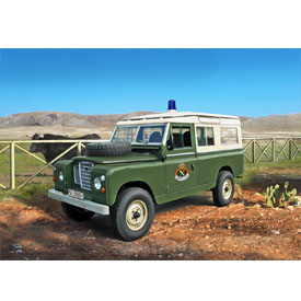 Italeri LAND ROVER III 109 "Guardia Civil" modellautó-szett 1:35
