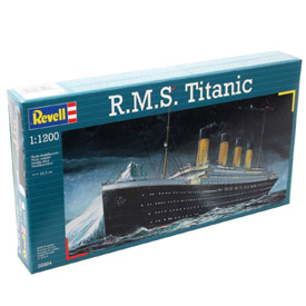 Revell Revell R.M.S. Titanic Model Set 1:200, 40 alkatrész