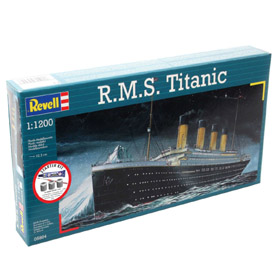 Revell Revell R.M.S. Titanic Model Set 1:1200, 40 alkatrész + festékeket + ragasztót + ecsetet.